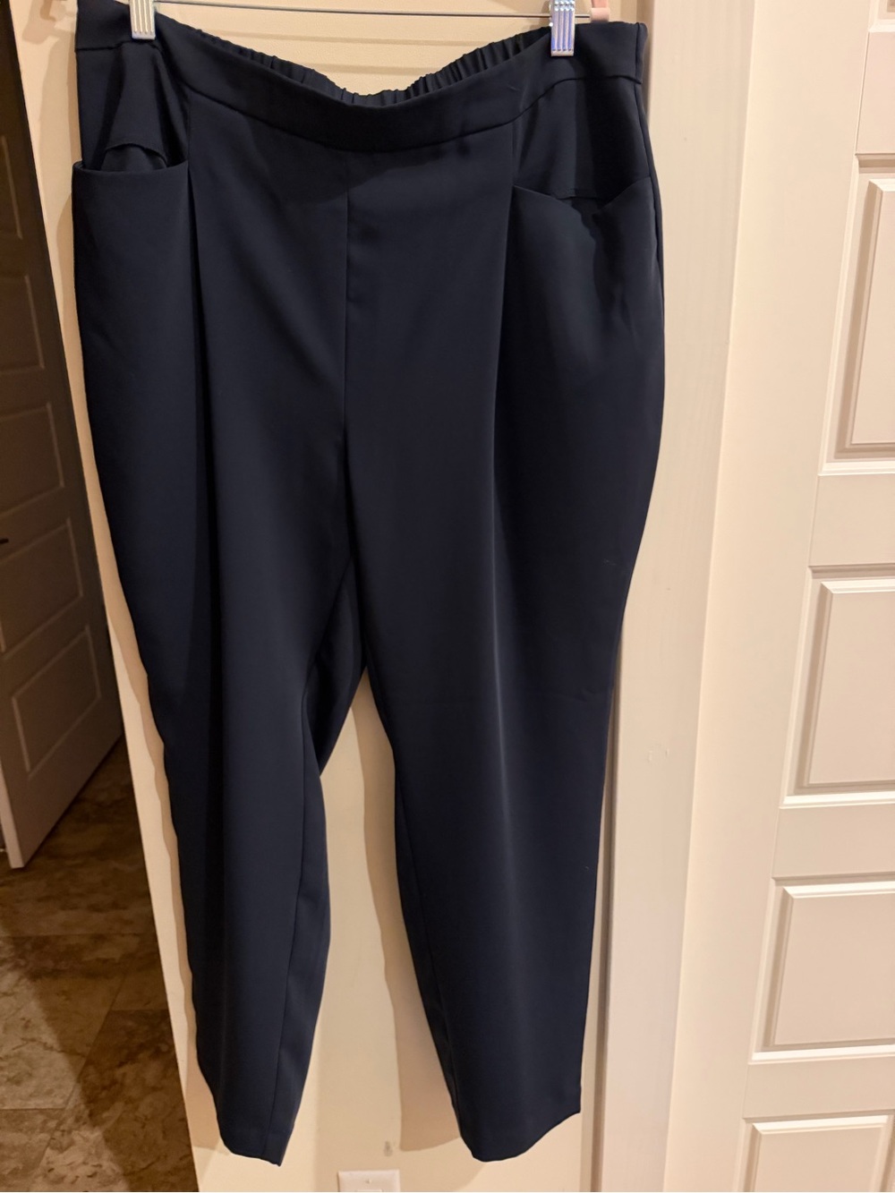 Chico's Navy Slim Pull-On Skinny Pants